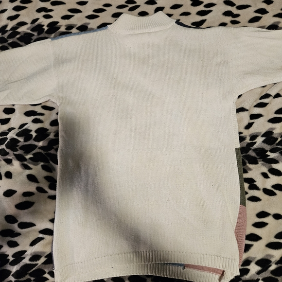 Colorful Heart Pattern Sweater - Picture 2 of 3